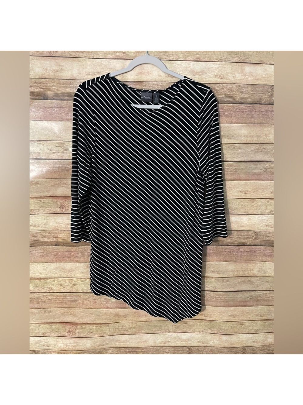 Travelers By Chico's Blouse Womens Size 2 Black Stripe Asymmetrical Hem Stretch